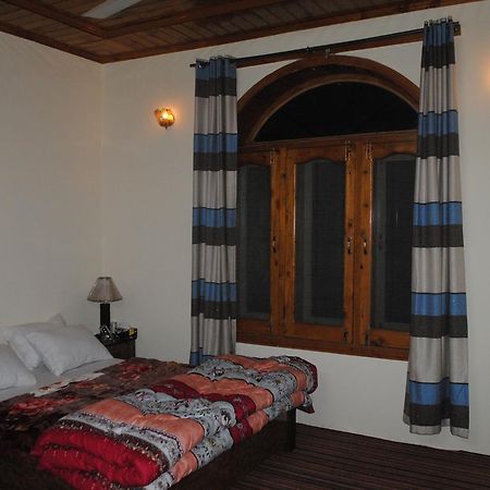 Cozy Lodge Gilgit Bagian luar foto