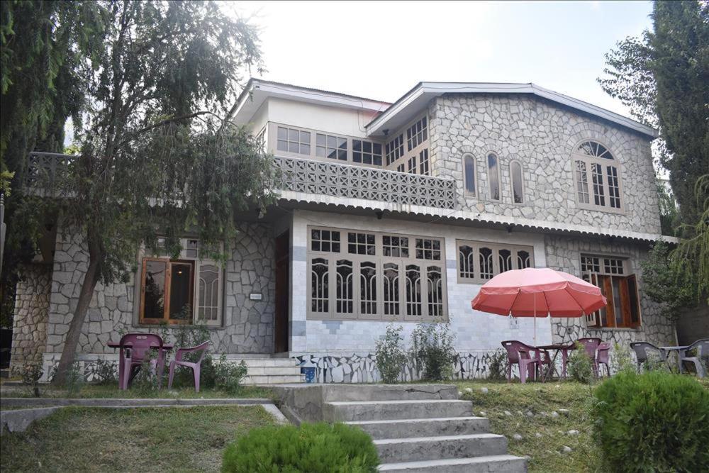 Cozy Lodge Gilgit Bagian luar foto