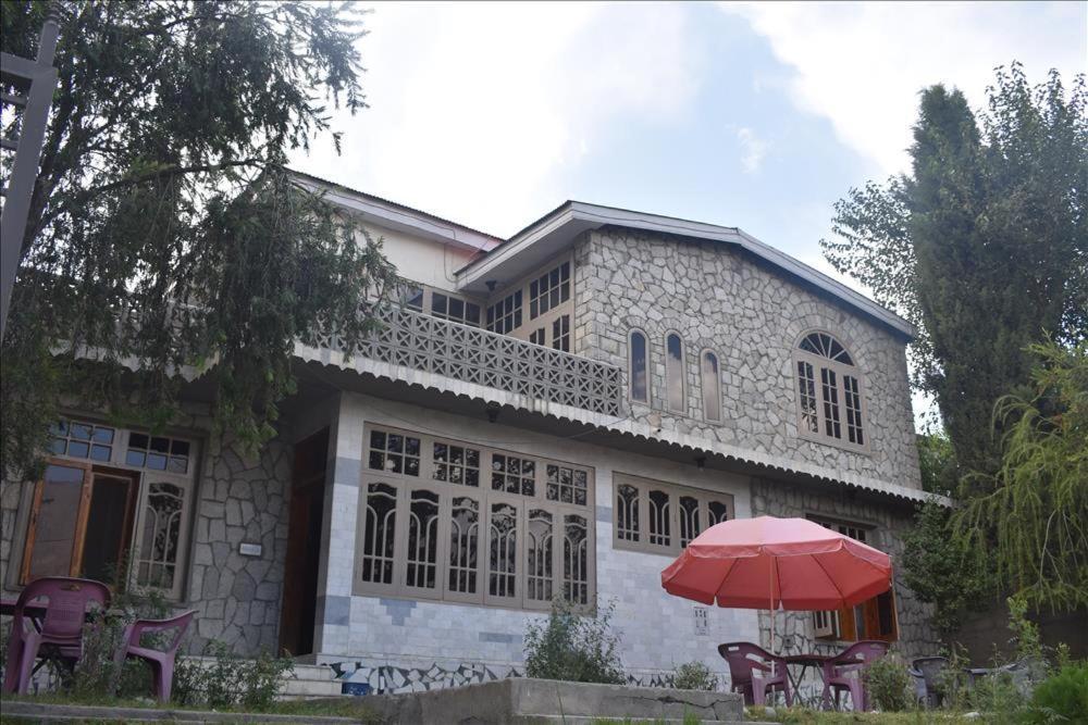 Cozy Lodge Gilgit Bagian luar foto