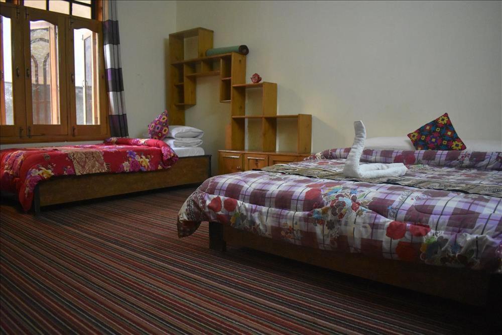 Cozy Lodge Gilgit Bagian luar foto
