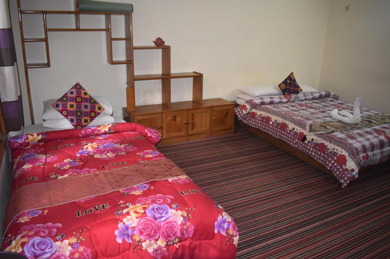 Cozy Lodge Gilgit Bagian luar foto