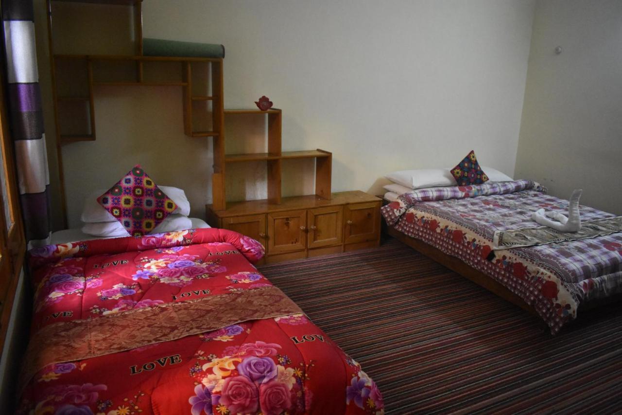 Cozy Lodge Gilgit Bagian luar foto