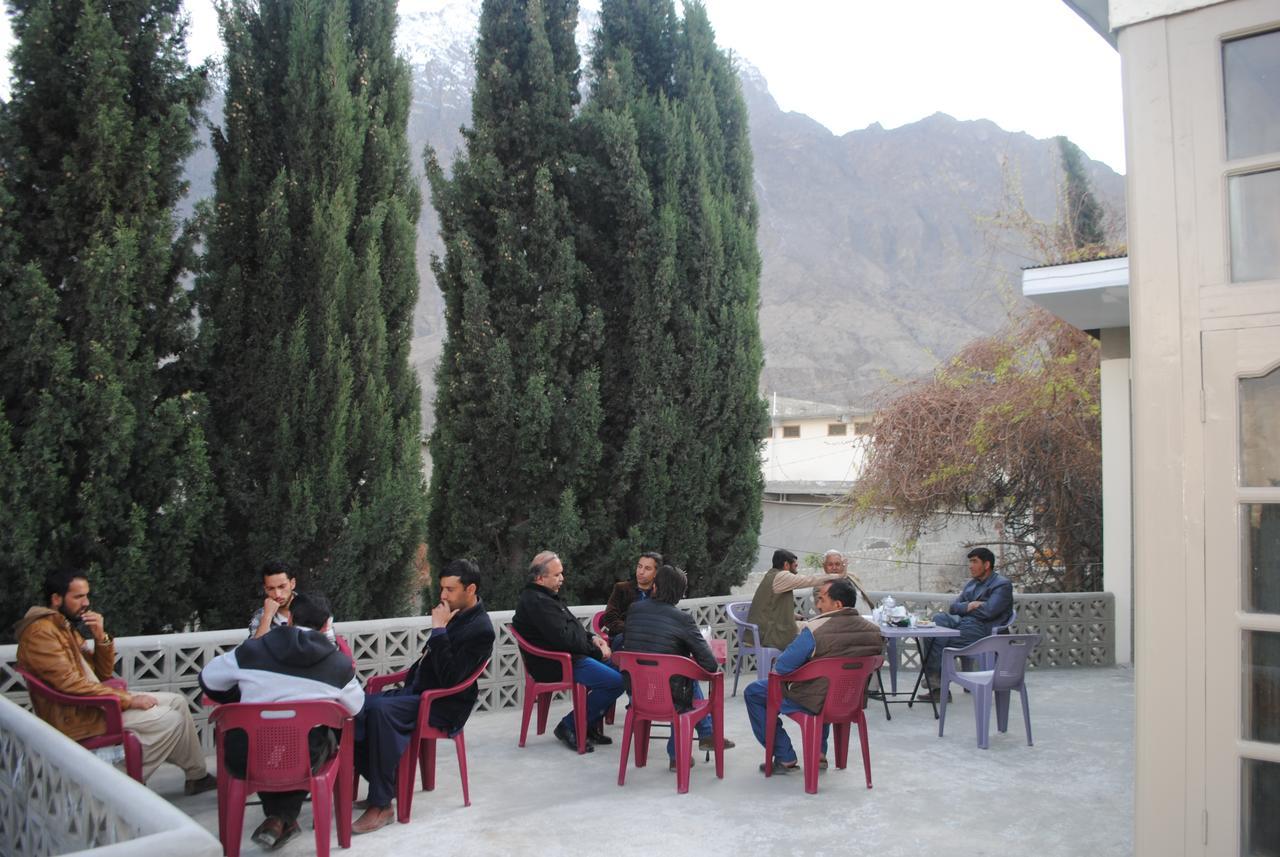 Cozy Lodge Gilgit Bagian luar foto