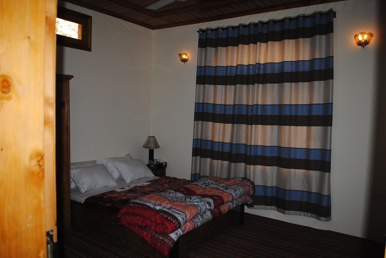 Cozy Lodge Gilgit Bagian luar foto