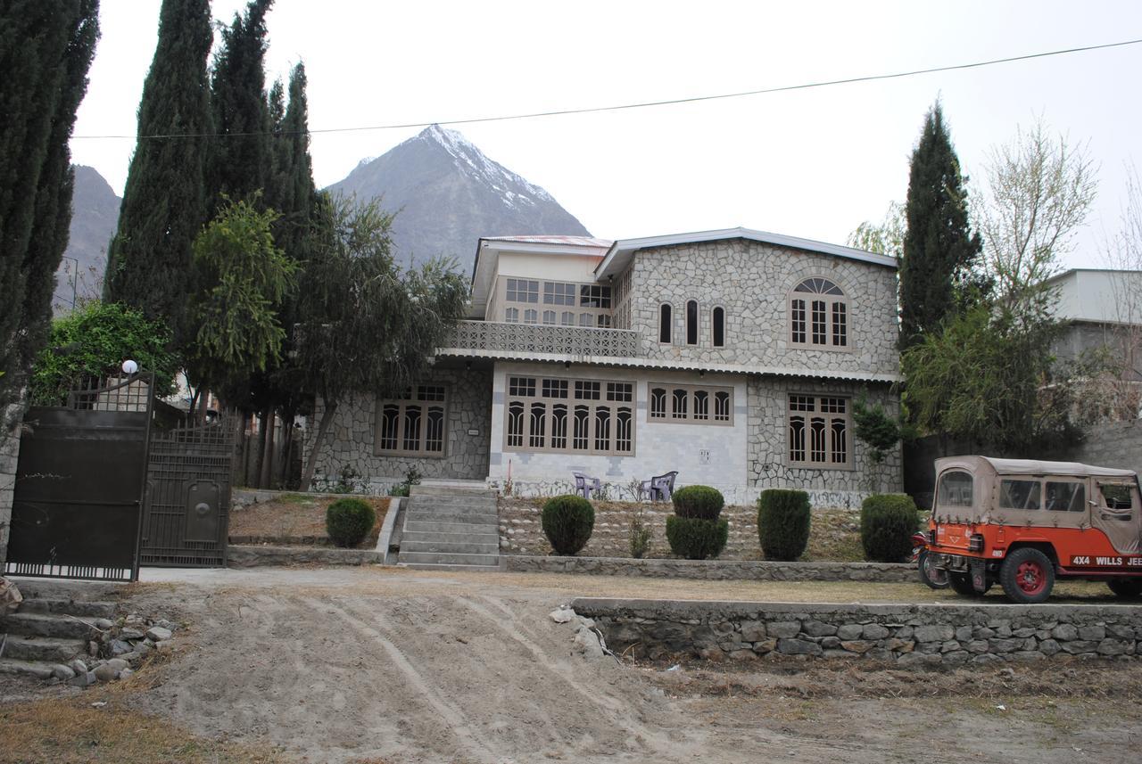 Cozy Lodge Gilgit Bagian luar foto