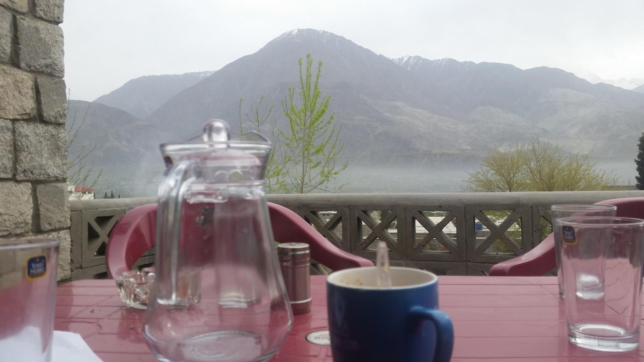 Cozy Lodge Gilgit Bagian luar foto