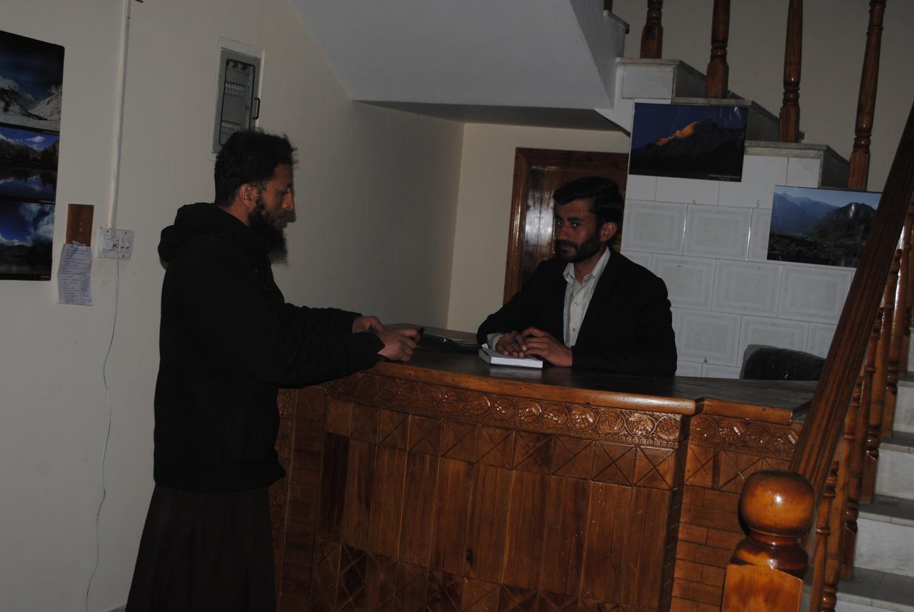 Cozy Lodge Gilgit Bagian luar foto