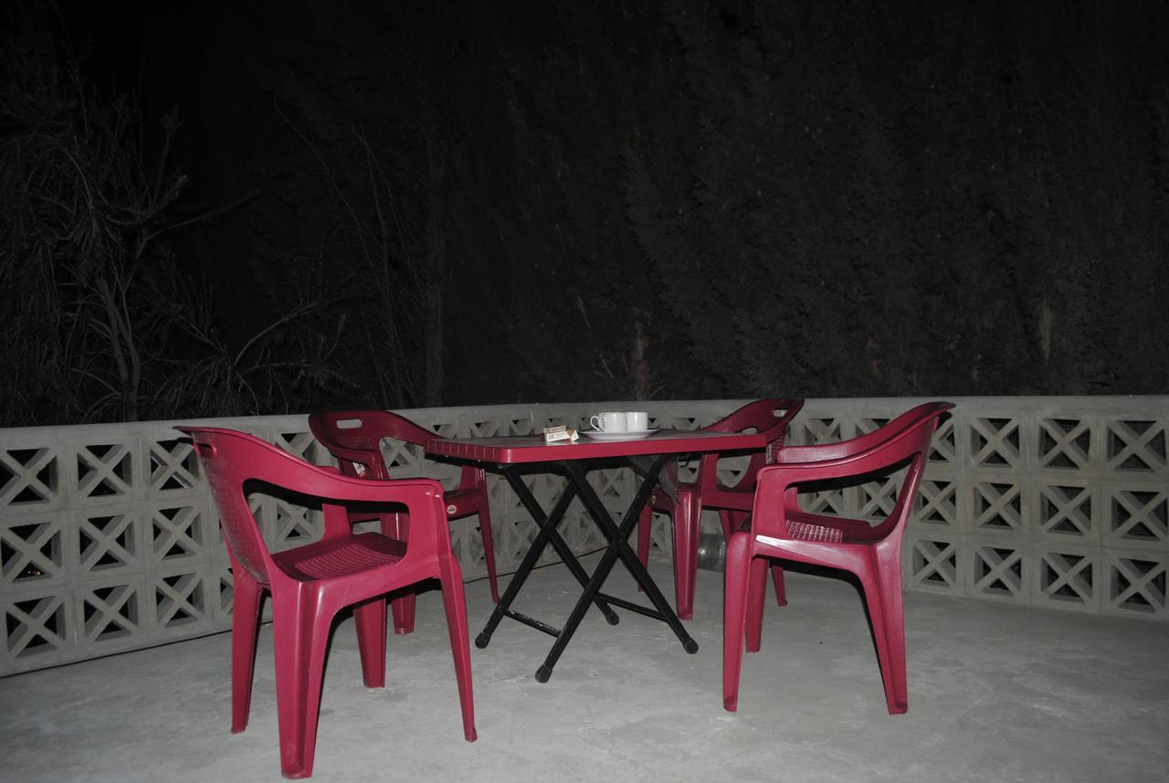 Cozy Lodge Gilgit Bagian luar foto